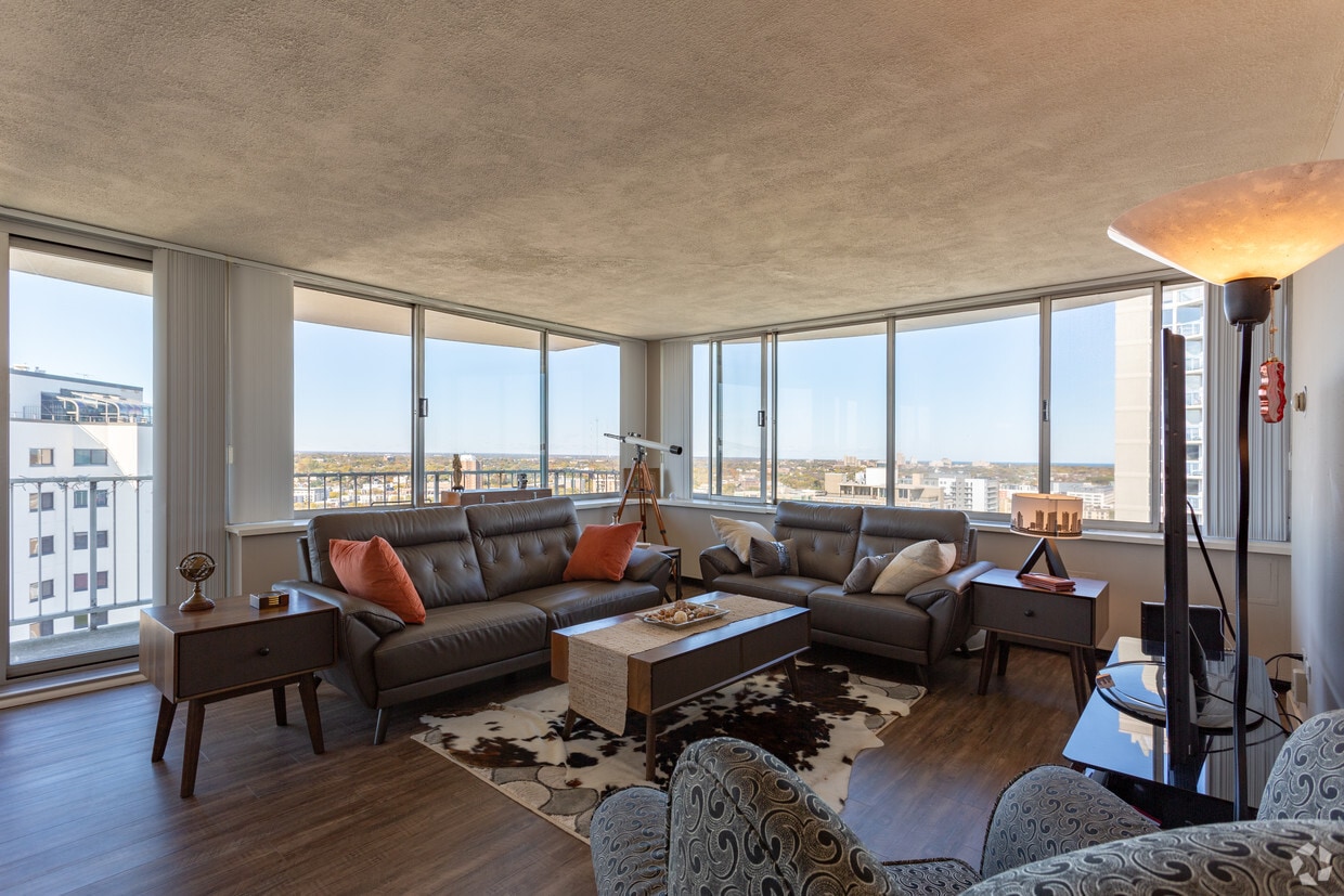 Floor Plan - One Bedroom w/ Balcony - Parking Included