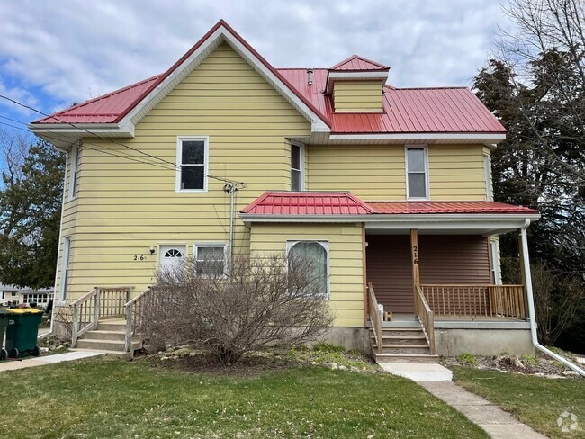 Building Photo - 216 S. College Avenue Unit Upper Rental