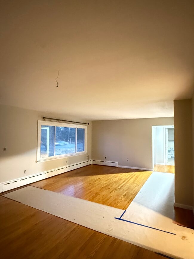 Photo - 500 Metlars Ln