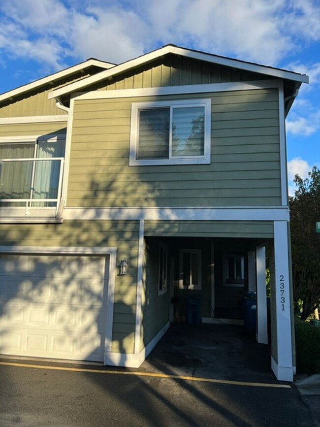 Lovely 3 story home located In Edmonds - Lovely 3 story home located In Edmonds