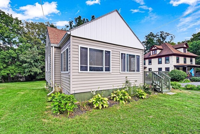 Building Photo - 127 1/2-122 Oxford Rd Rental