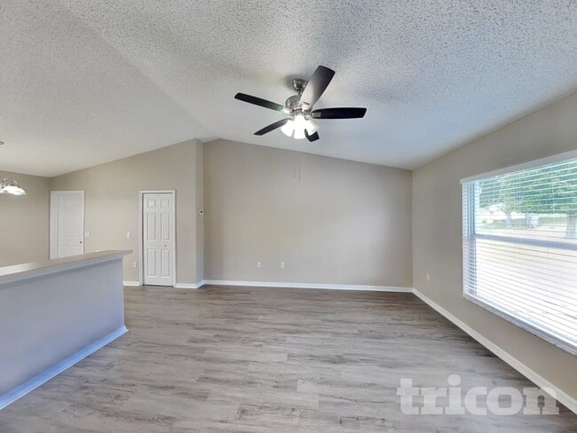 Photo - 938 Millenbeck Ave