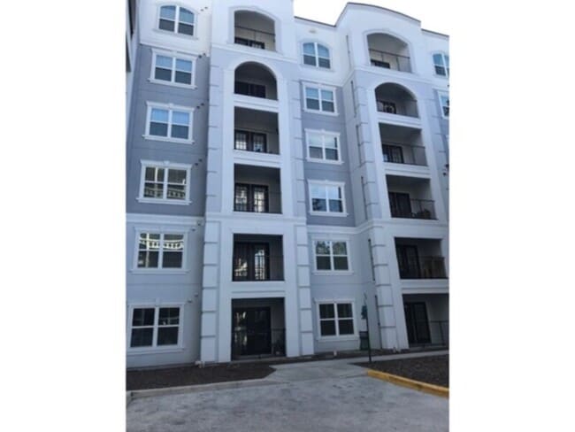 Building Photo - 2 bed 2 bath condo at The Grande Downtown ...