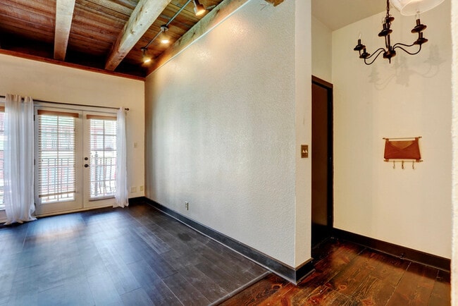 Photo - West Plaza Resort-Style Living