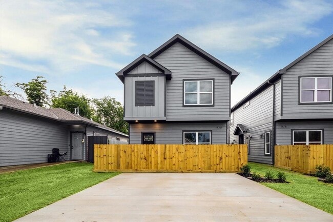 Photo - 978 Marjorie St Condo Unit 1