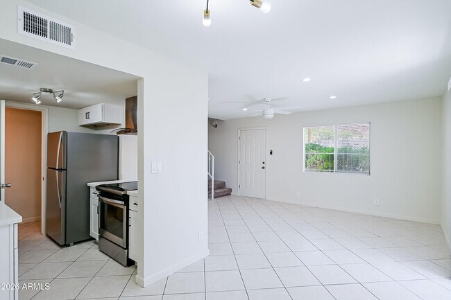 Photo - 1237 E Lawrence Ln