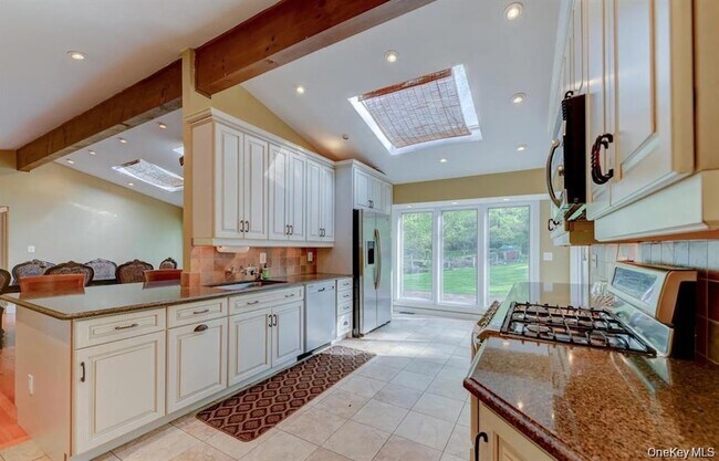 Photo - 20 Cherry Ln