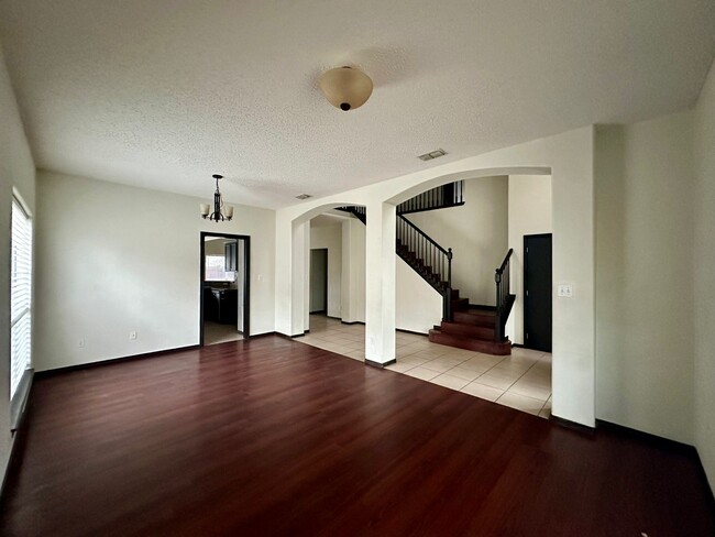 Photo - 2109 Umar Ave