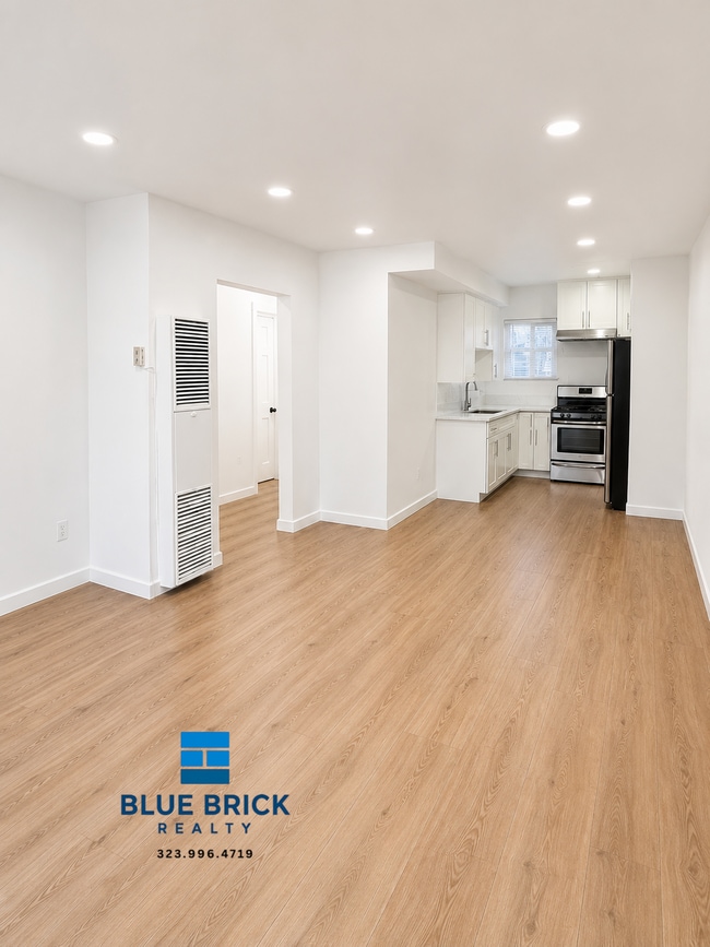 Building Photo - 5739 Halbrent Ave Unit 25