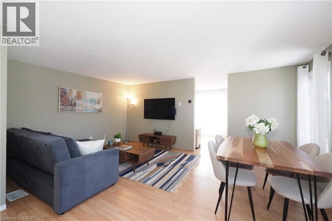 Photo - 75 Donnenwerth Dr