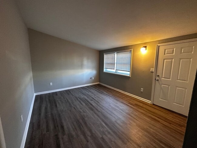 Photo - 507 W K St