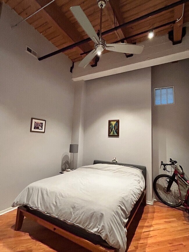 Photo - 1601 S Indiana Ave Unit 212