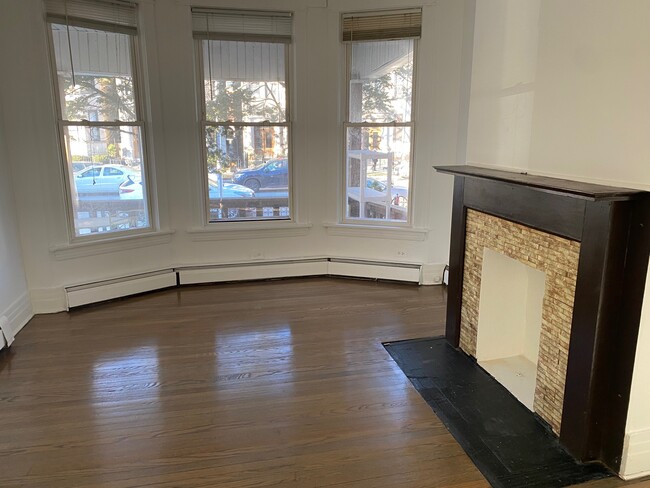 Photo - 1515 W Wilson Ave Apartments Unit 1