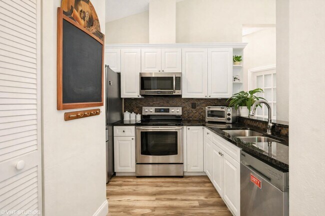 Photo - 805 Harbour Pointe Way Unit 805