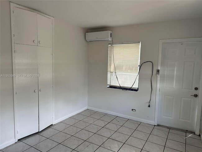 Photo - 4548 SW 33rd Ave Unit EFFICENCY