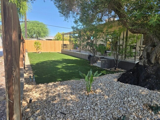 73537 Algonquin Pl