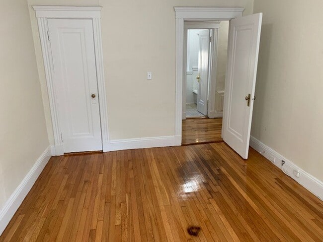 Photo - Charming 1.5 Bedroom-Extra Office space- No Broker Fee