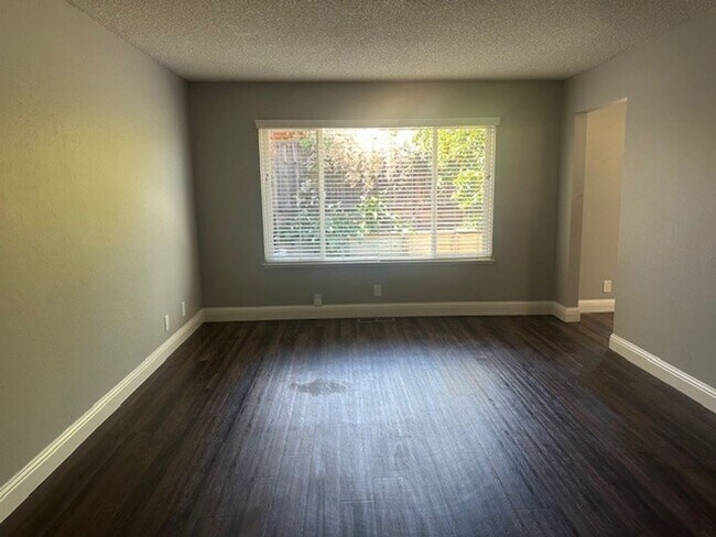 Photo - 55-2001 Unidad 3143