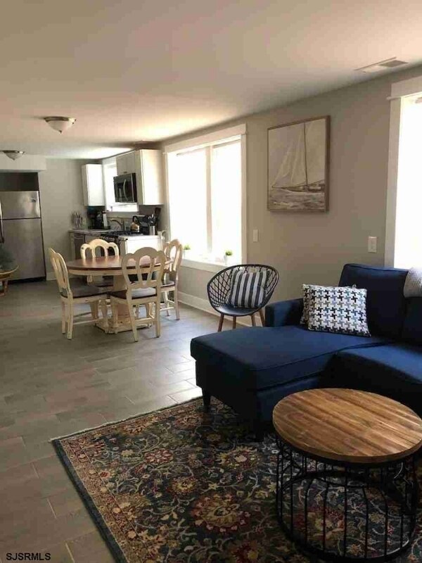 201 N Sacramento Ave Unit 1 First Floor Winter Rental Condo for