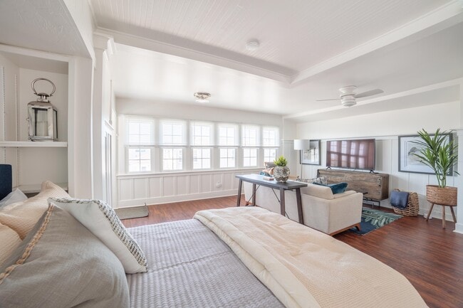 Photo - 2918 Manhattan Ave Unidad 2918