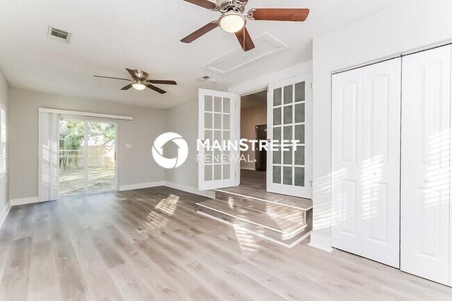 Photo - 3 Bedroom Pet-Friendly Home in ST PETERSBU...