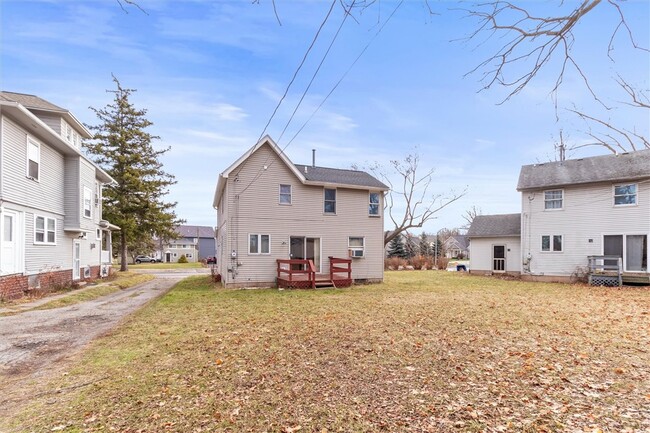 Photo - 1157 Genesee St