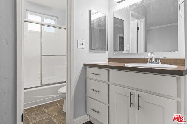 Photo - 5555 Carlton Way Unit 16