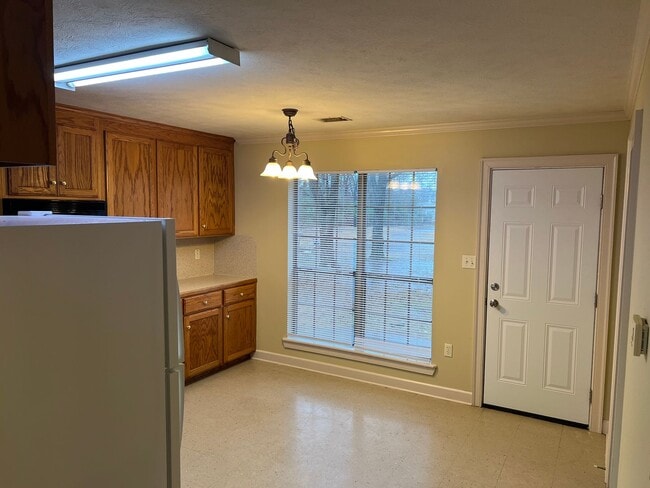 Photo - 371 Farris Rd