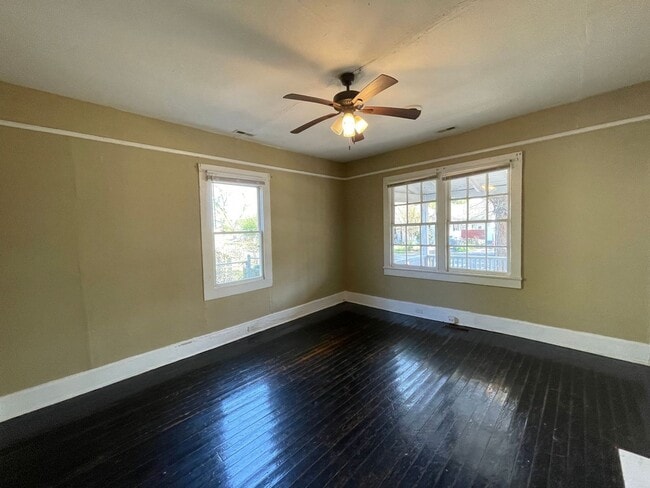 Photo - 2 bedroom 1 bathroom house with fenced yard available