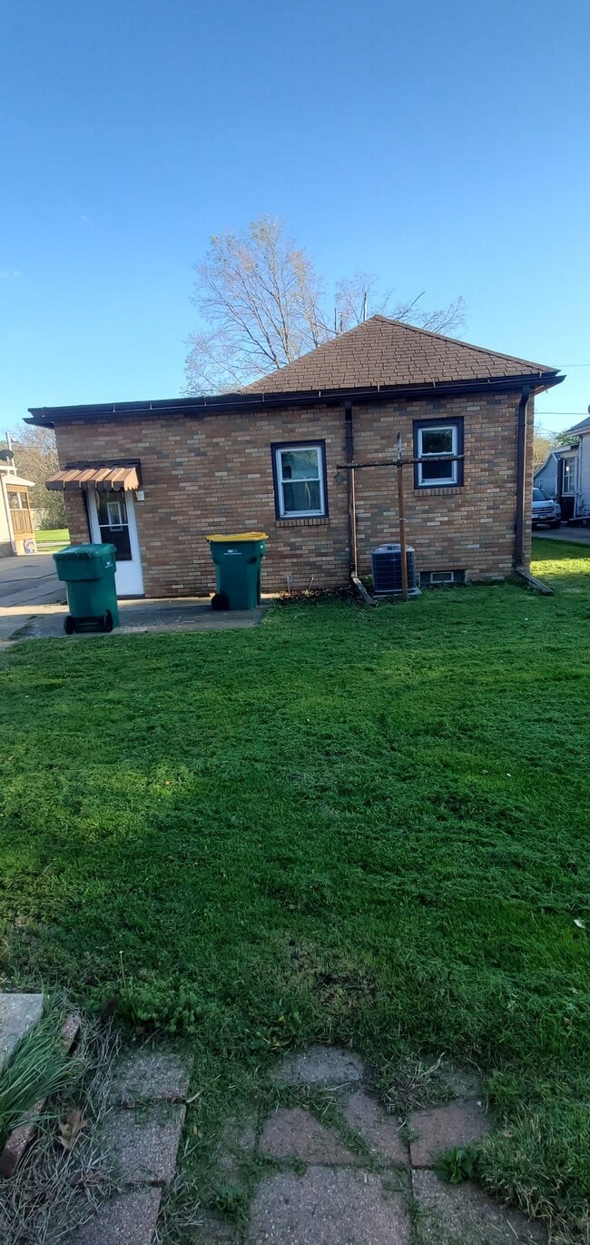Photo - 514 Lundy St