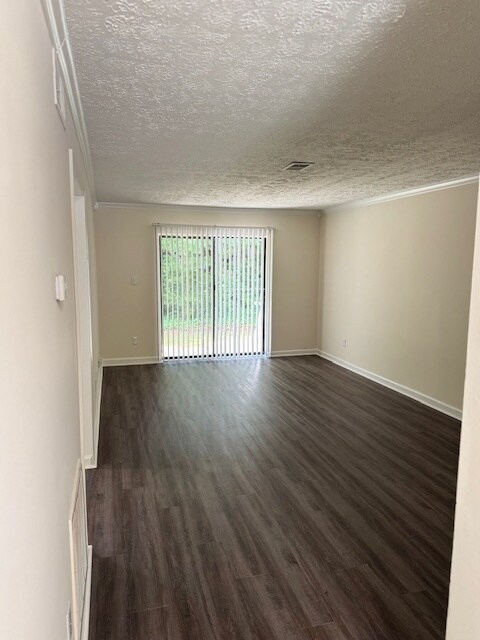 Living Room - Dunwoody Trails