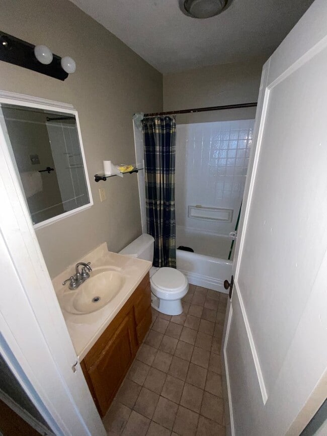 Photo - 2 Bedroom 1 Bathroom Historic Westside  $1050.00