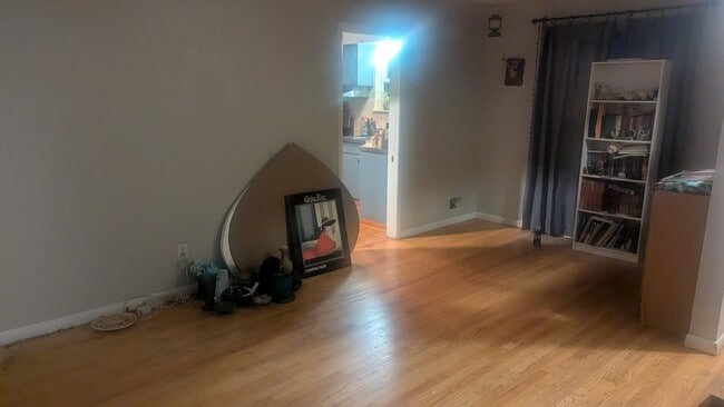 Photo - 5551 Cranbrook St