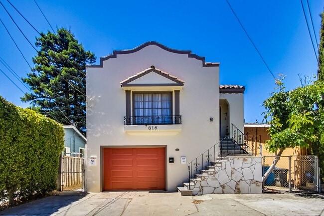 Building Photo - 816 Peninsula Ave Unit #B