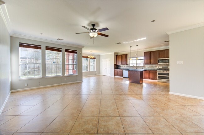 Photo - 5527 Gatesprings Ln