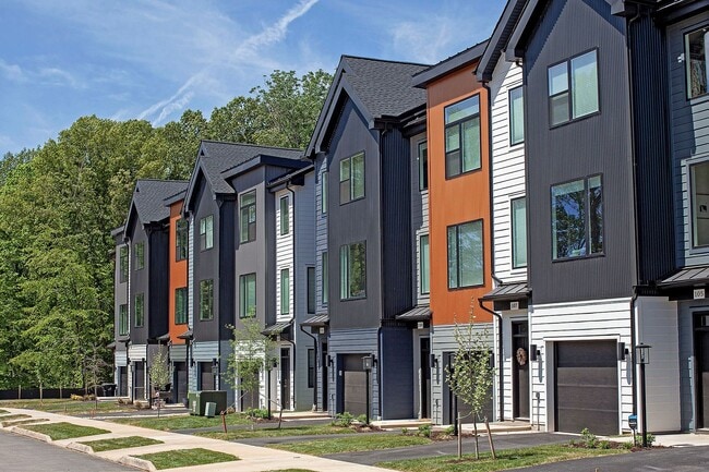 Building Photo - Brand-New Fry's Spring Townhome Near 5th St Station, Downtown, & UVA