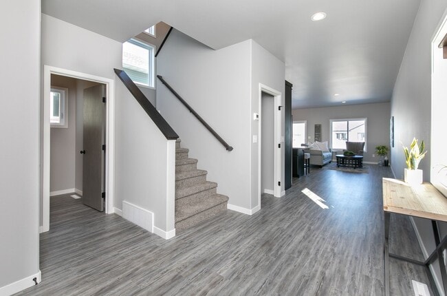 Photo - 4-bedroom, 3.5-bathroom West Fargo Single-...