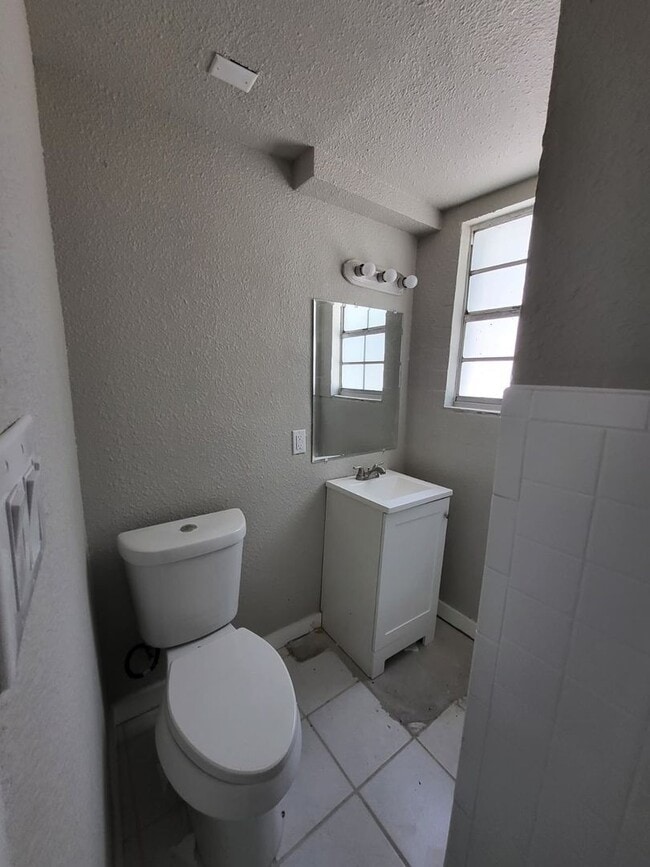 Photo - Mid-Century Home Ready for Move-In