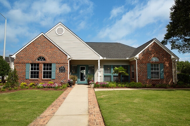 Crabtree Crossing Apartments and Townhomes