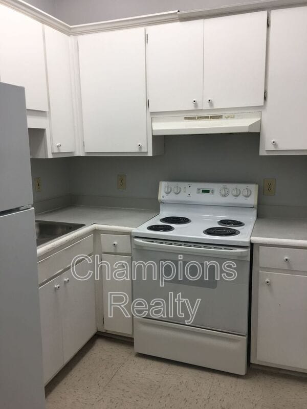 Building Photo - 1540 14th Ave Unit Apt B