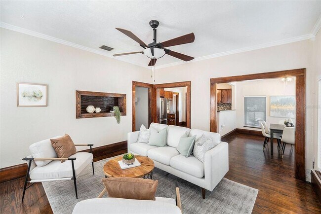 Photo - 2024 Oakdale Way