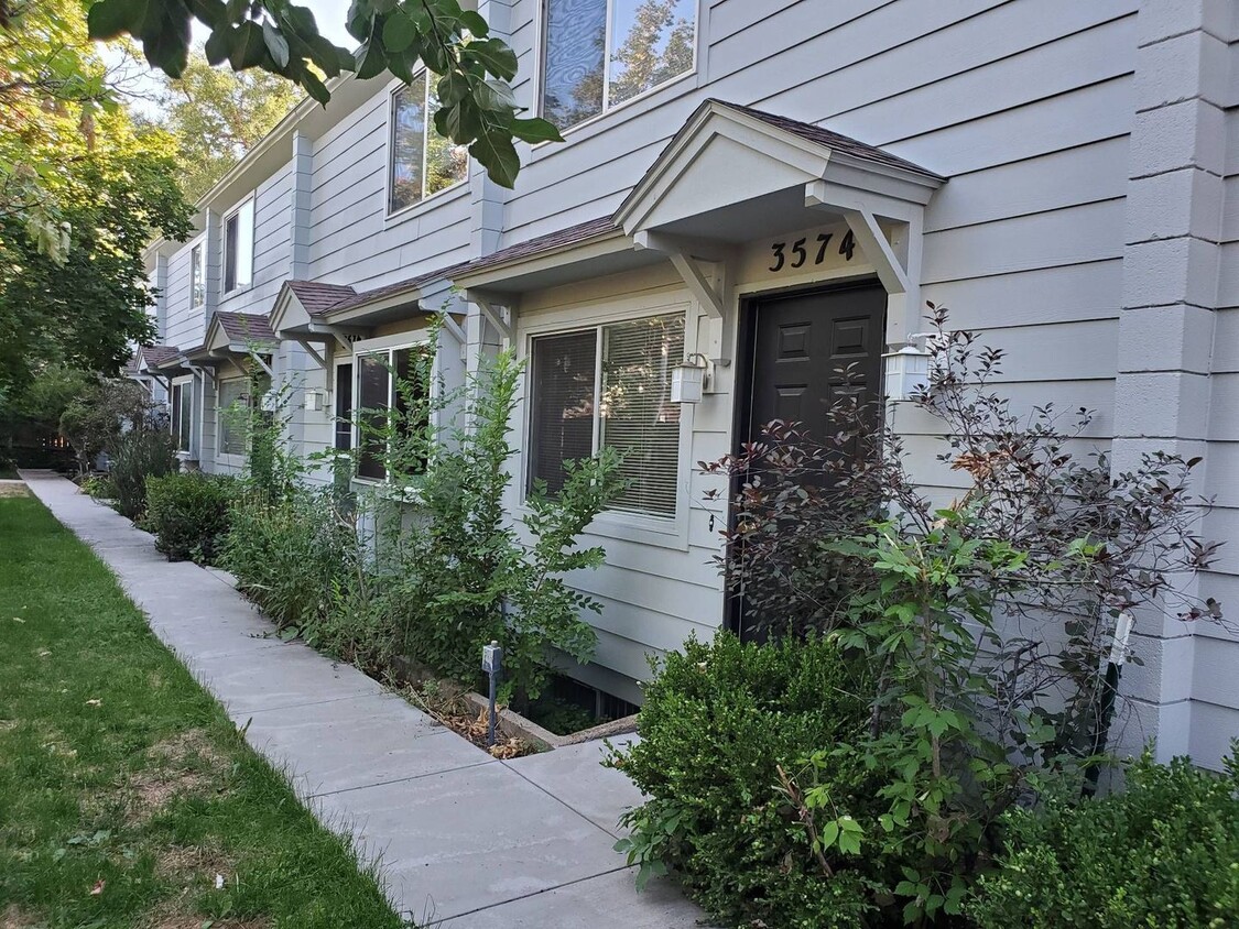 Sunny, newly remodeled 3 bed + office/2.5 ... - Sunny, newly remodeled 3 bed + office/2.5 ...