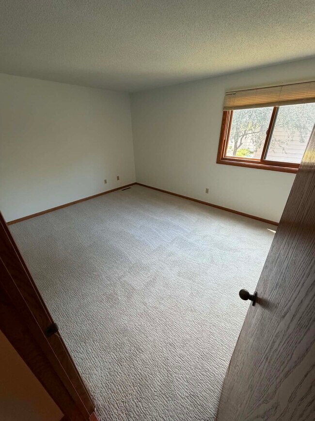 14196 Upper 54th St N