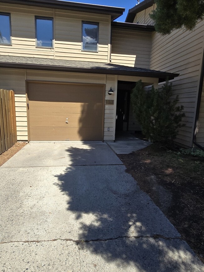Building Photo - 1611 W Koch St Rental