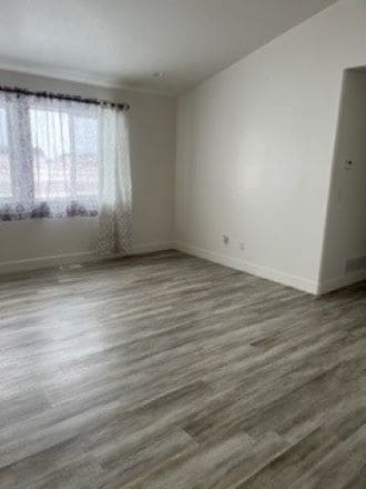 Photo - 3689 Bate St