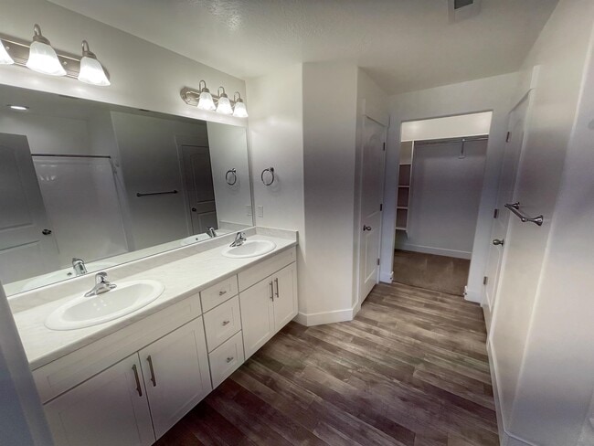 Photo - 16092 S Bodmin Way