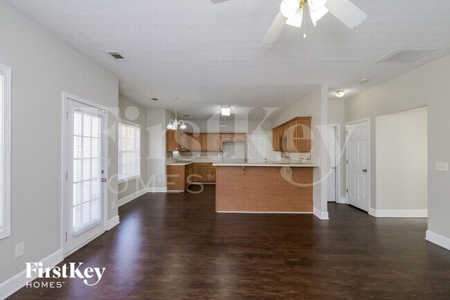Photo - 915 Midway Rd