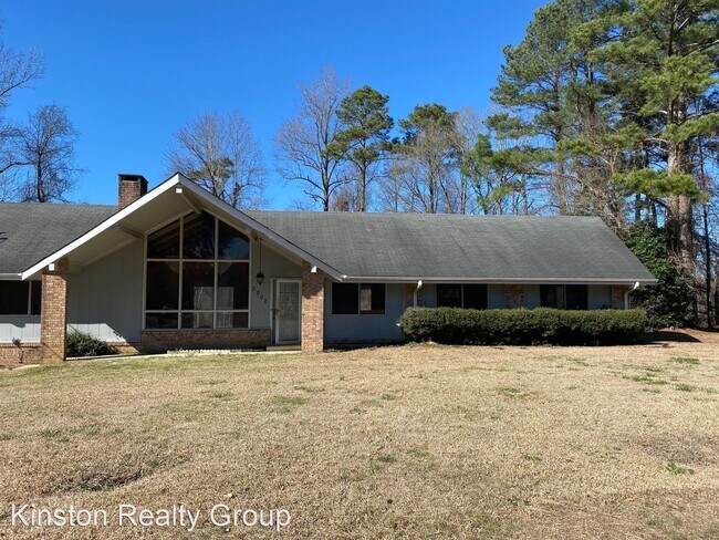 3 br, 2.5 bath House - 2902 Hodges Rd - 3 br, 2.5 bath House - 2902 Hodges Rd