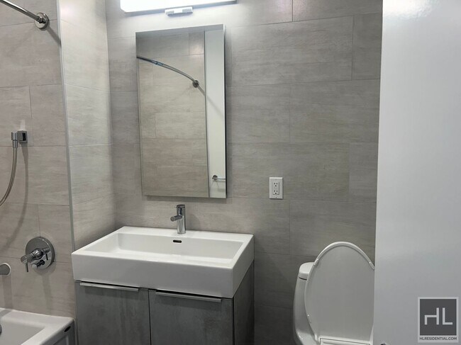 Photo - NORTHERN BOULEVARD Unidad PHC