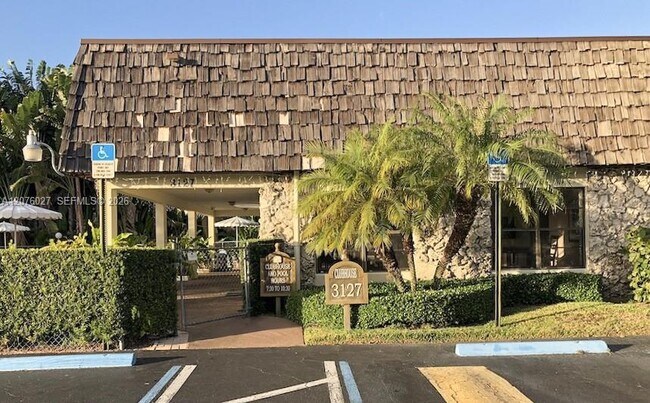3101 Oakland Shores Dr Unit H207